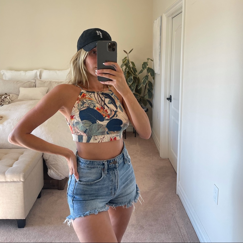 Open back floral crop top!